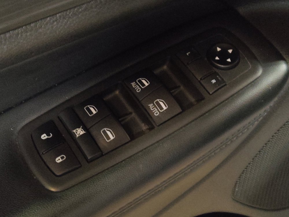 Used 2021 Jeep Grand Cherokee Laredo RWD image 27