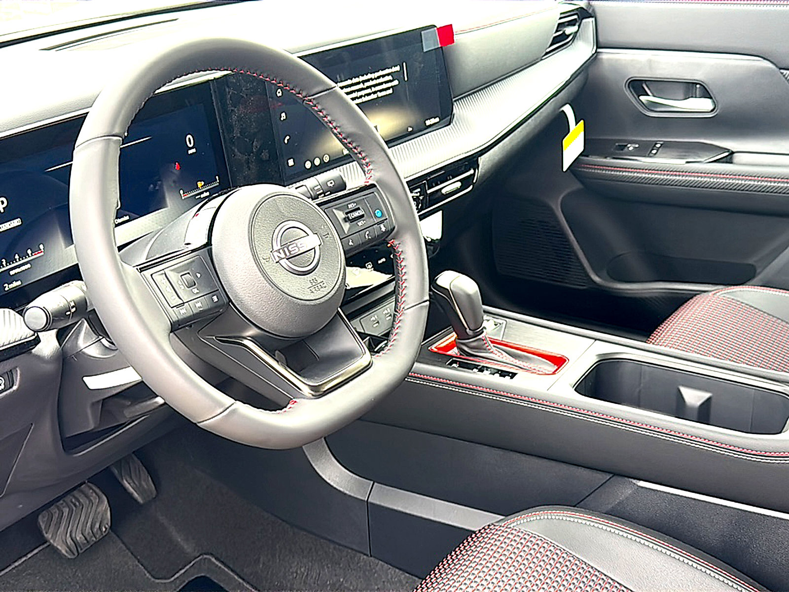 New 2026 Nissan Kicks SR w/ Cold Weather Package FWD image 9
