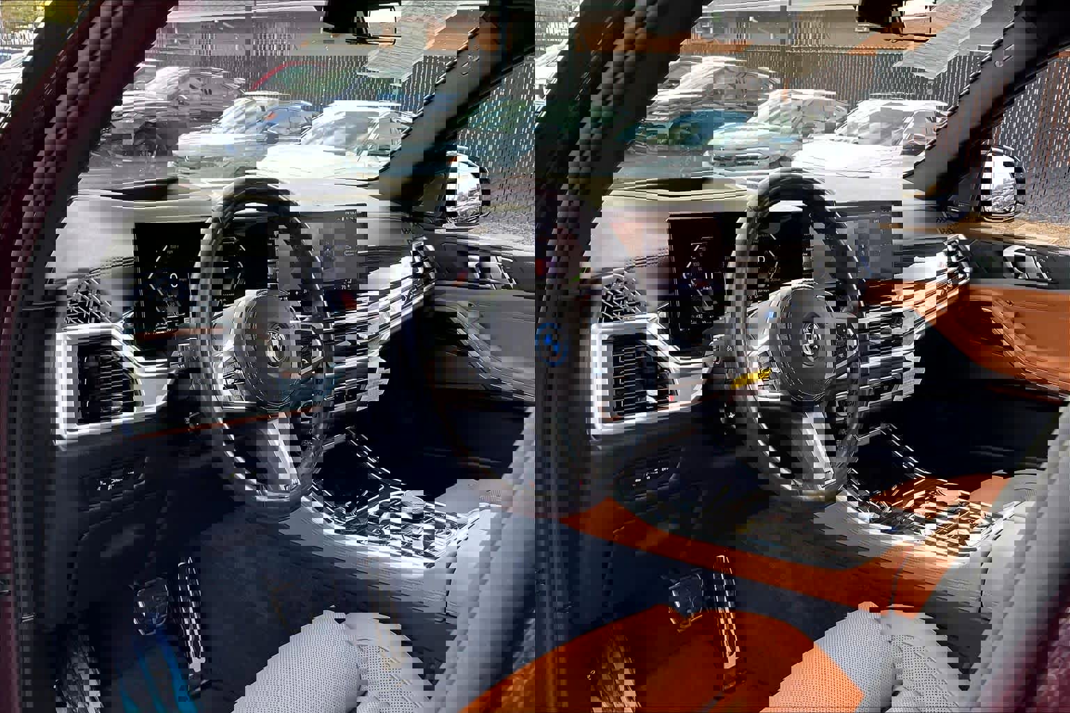 Used 2024 BMW X5 xDrive50e w/ M Sport Package image 17