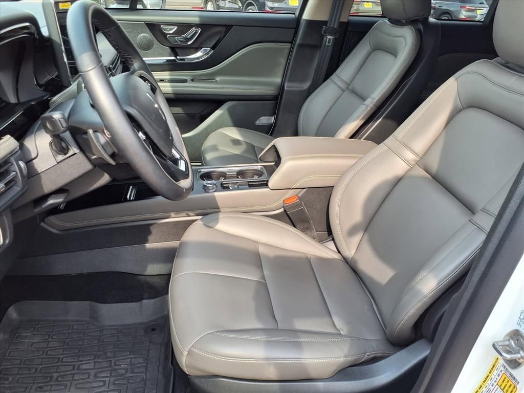 Used 2025 Lincoln Corsair FWD image 24
