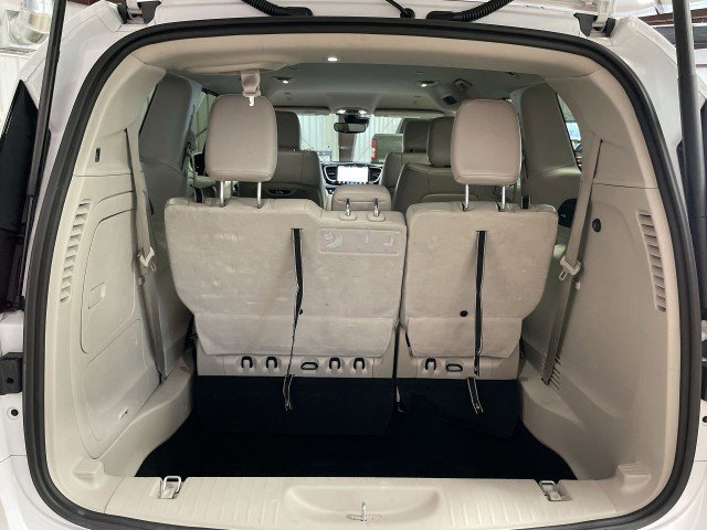 Used 2021 Chrysler Pacifica Touring-L image 26