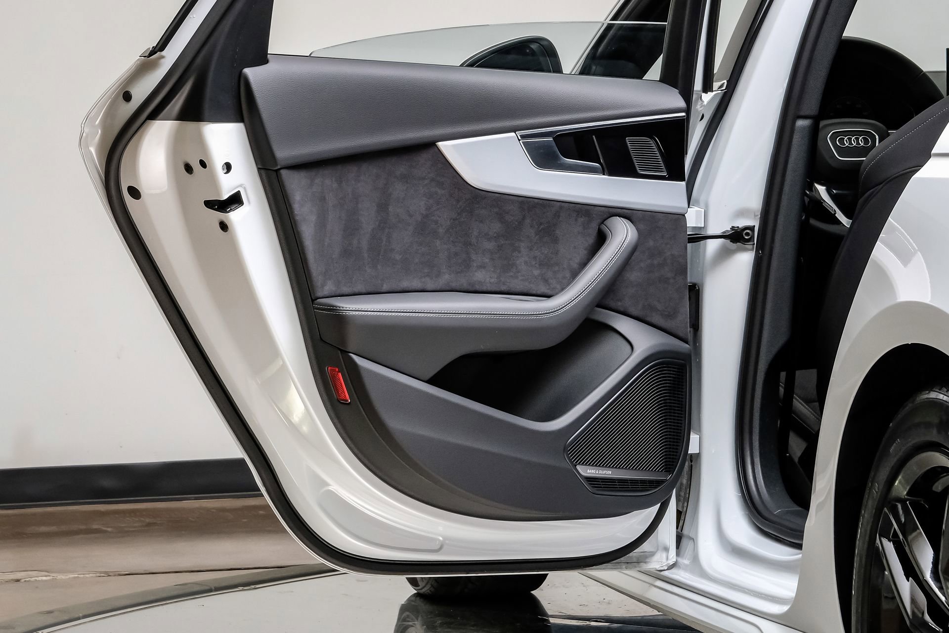 Used 2024 Audi A4 2.0T Premium Plus w/ Premium Plus Package image 49