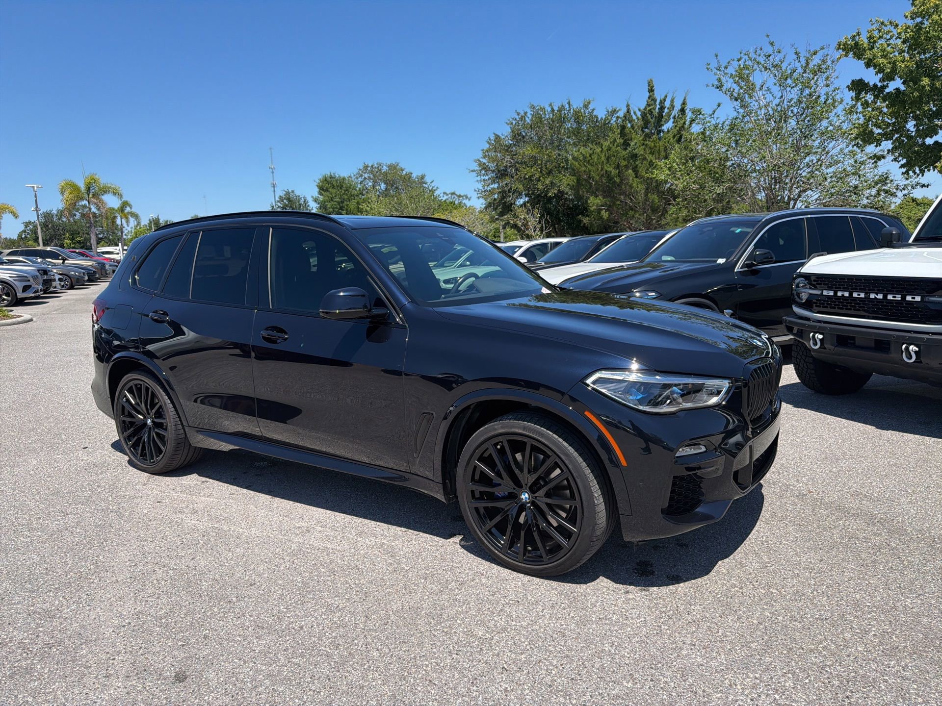 Used 2021 BMW X5 sDrive40i w/ M Sport Package RWD video 1