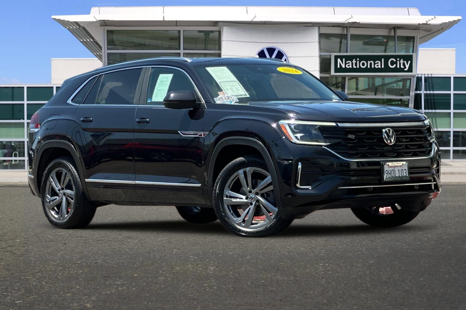Used 2024 Volkswagen Atlas Cross Sport SEL R-Line AWD/4WD image 2