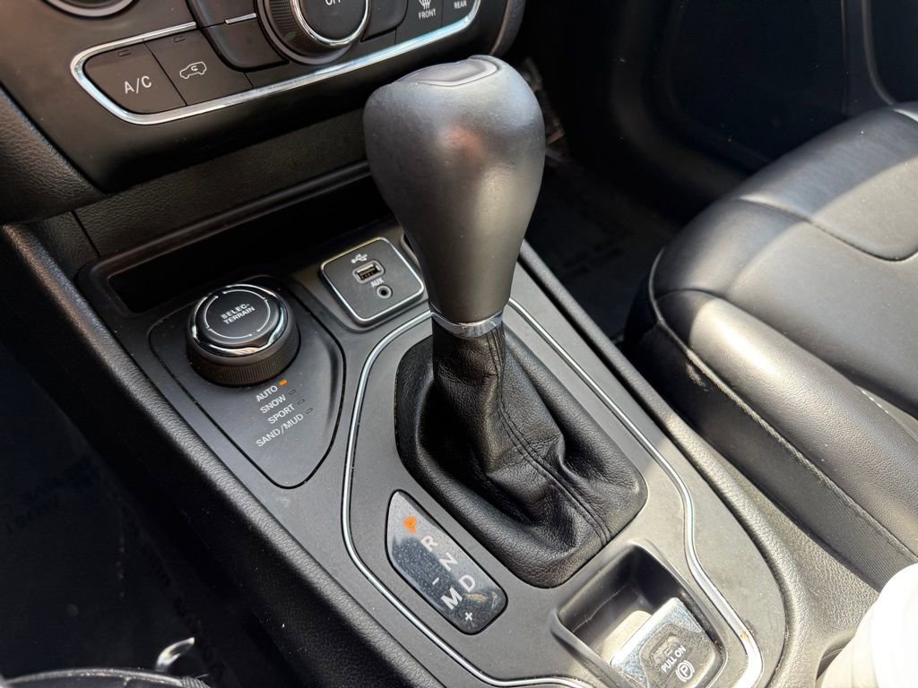 Used 2019 Jeep Cherokee Latitude Plus image 30