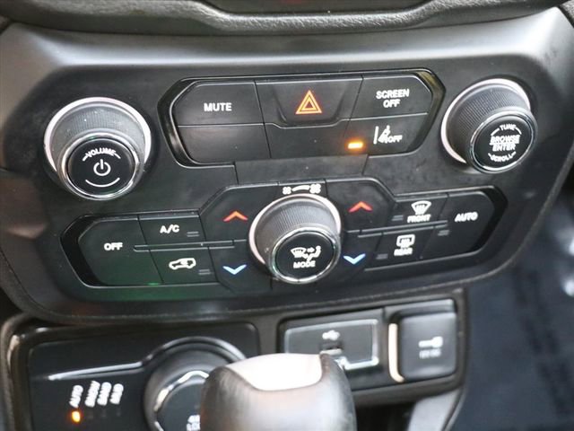 Used 2021 Jeep Renegade Limited w/ Sun & Sound Group image 23