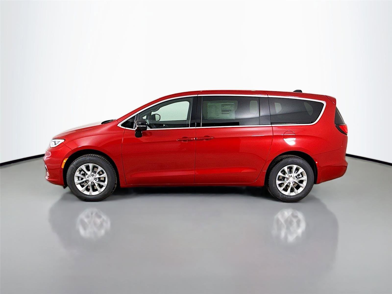 New 2026 Chrysler Pacifica Select image 4