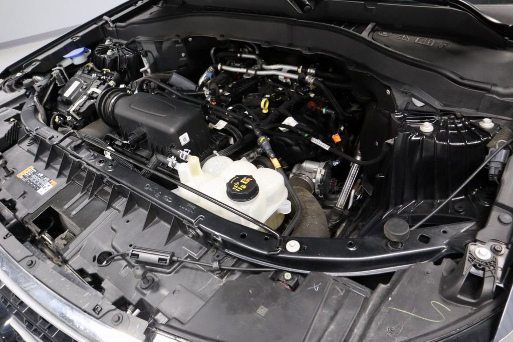 Certified 2021 Ford Explorer XLT w/ Equipment Group 202A image 19