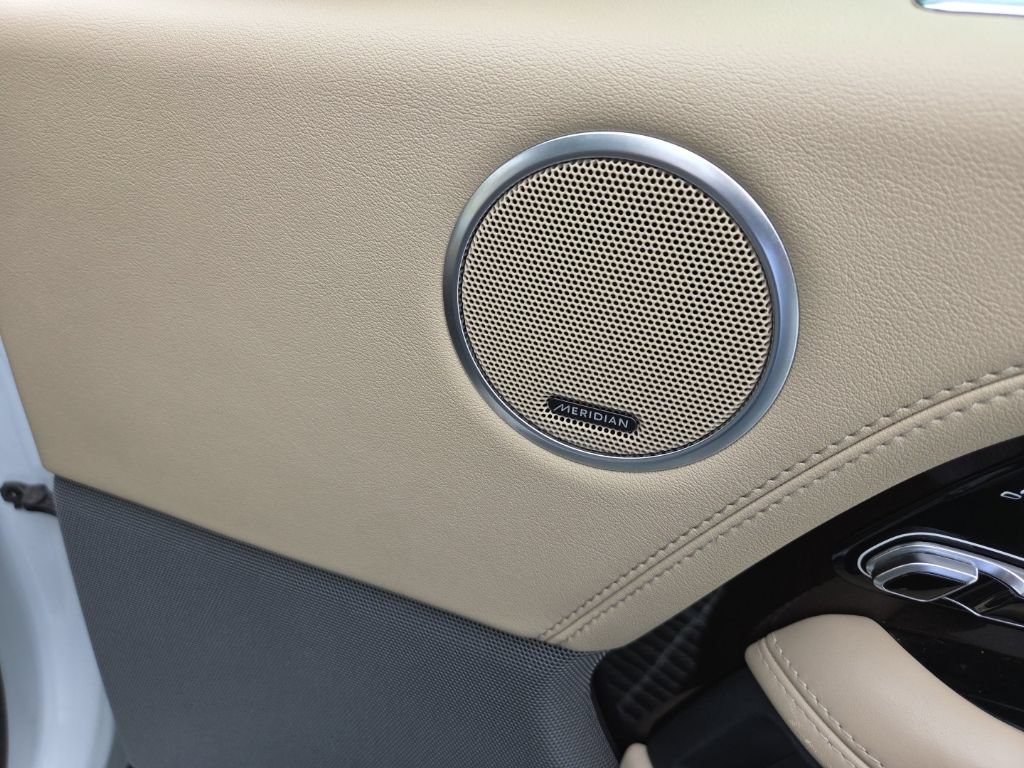 Used 2019 Land Rover Range Rover HSE AWD/4WD image 16