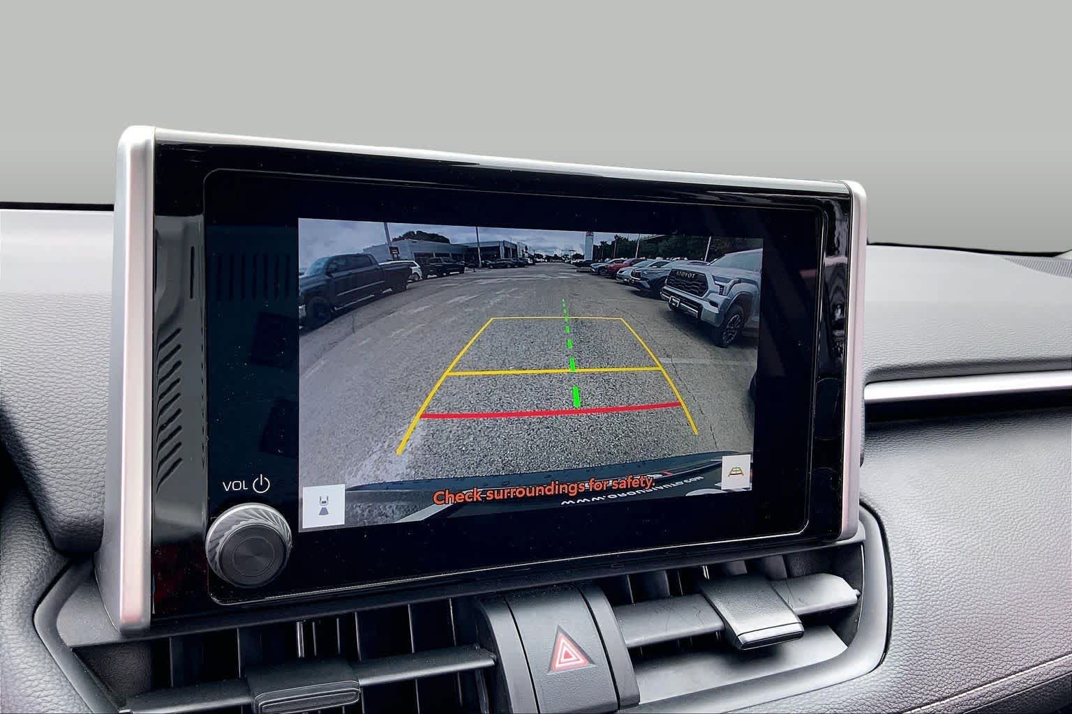 Used 2025 Toyota RAV4 XLE AWD/4WD image 26