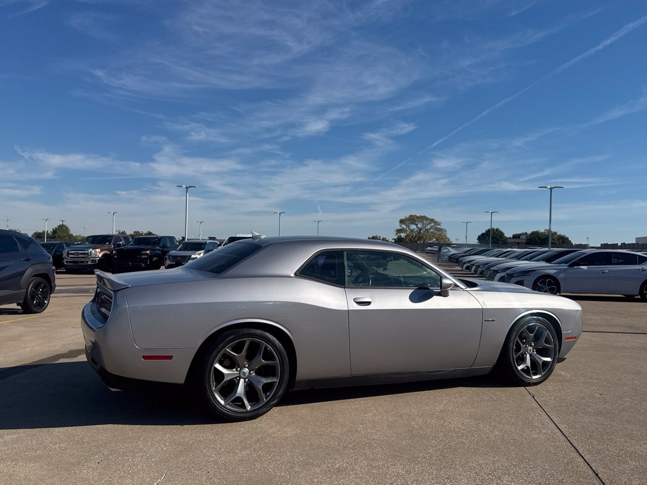 Used 2017 Dodge Challenger R/T w/ Driver Convenience Group RWD image 30