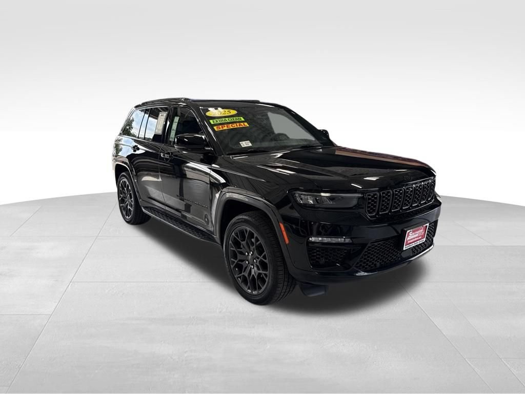 Used 2025 Jeep Grand Cherokee Summit AWD/4WD image 8