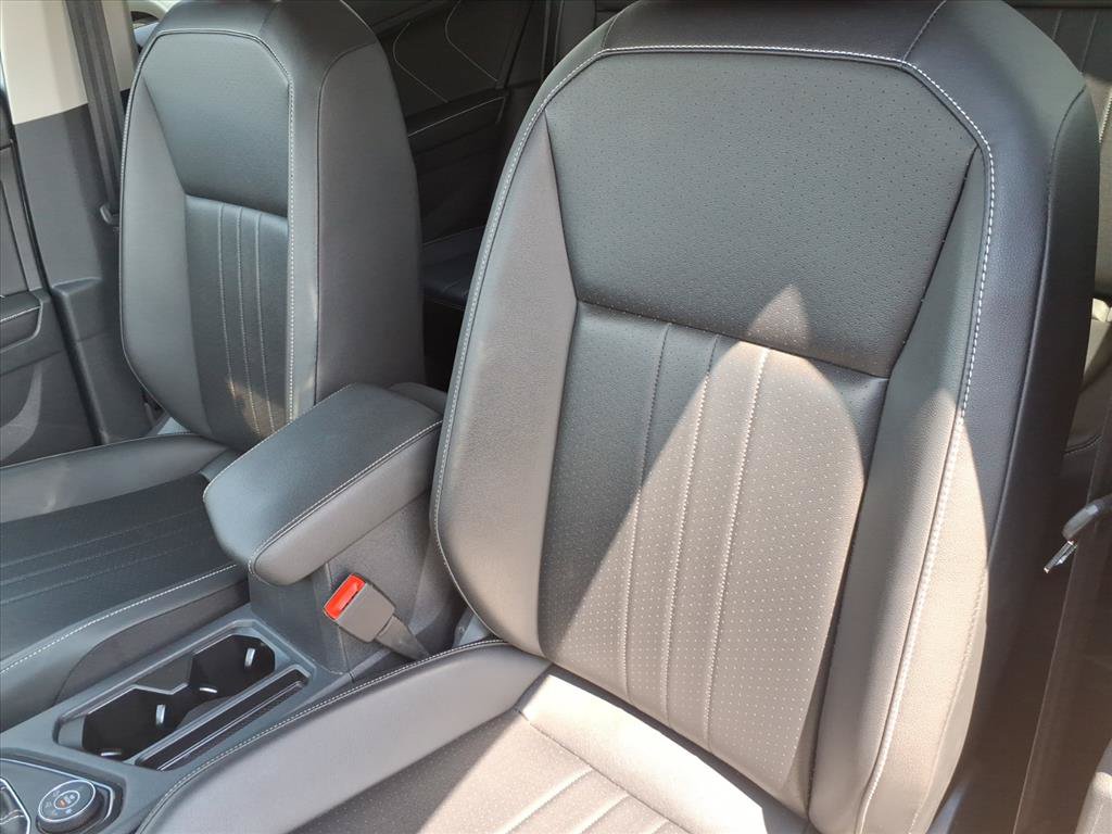 Used 2024 Volkswagen Tiguan Wolfsburg Edition AWD/4WD image 20