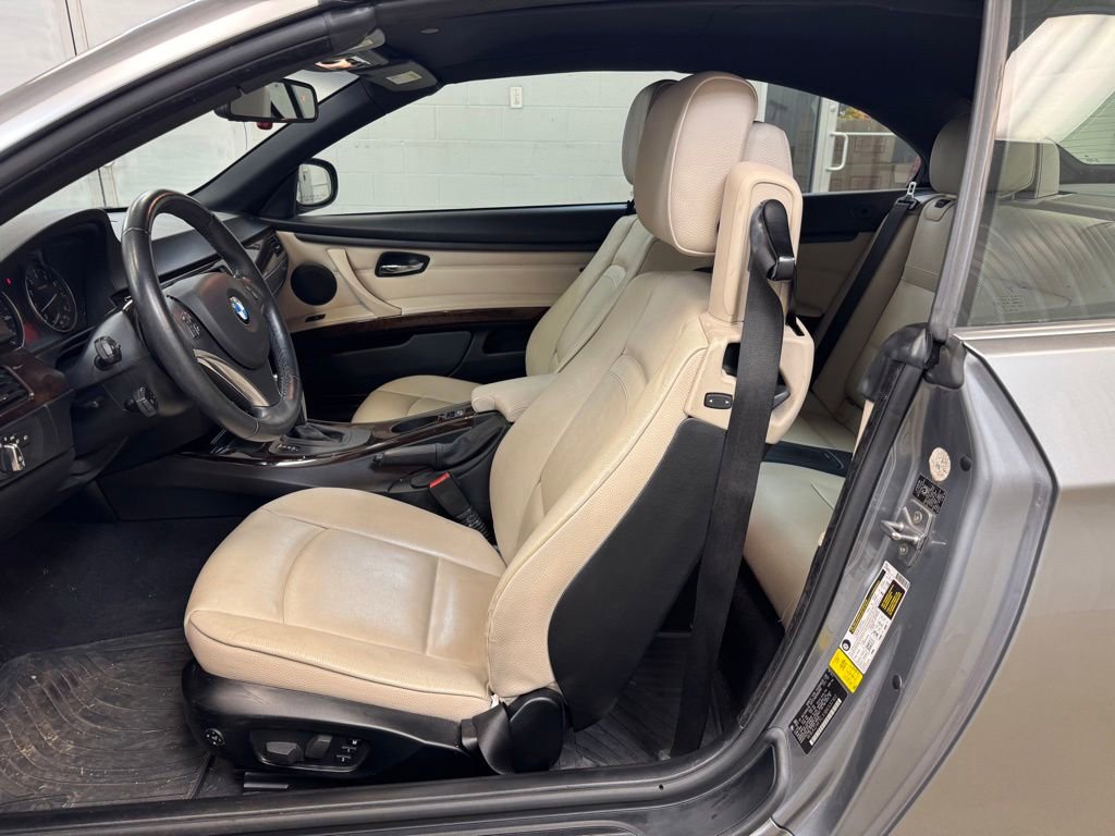 Used 2011 BMW 328i Convertible RWD image 12