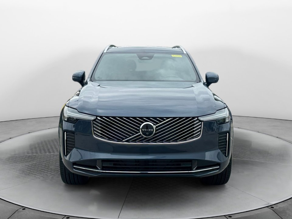 New 2026 Volvo XC90 B6 Plus w/ Protection Package Premier image 2