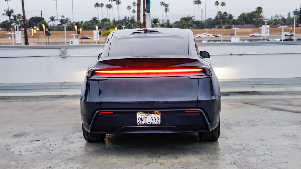 Used 2026 Tesla Model Y Long Range RWD image 8