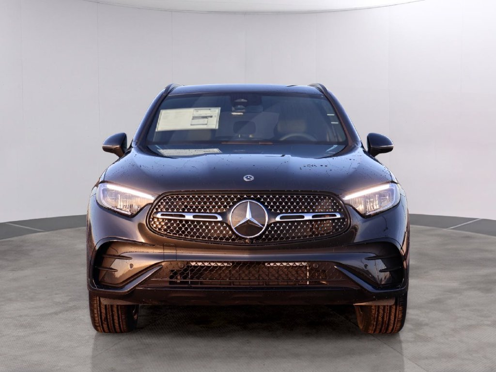 Used 2026 Mercedes-Benz GLC 300 4MATIC image 2