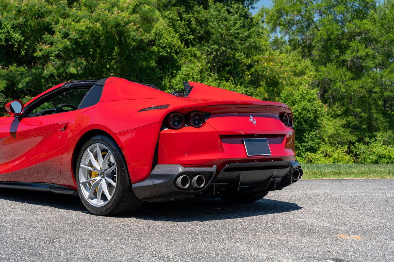 Used 2022 Ferrari 812 GTS RWD image 21