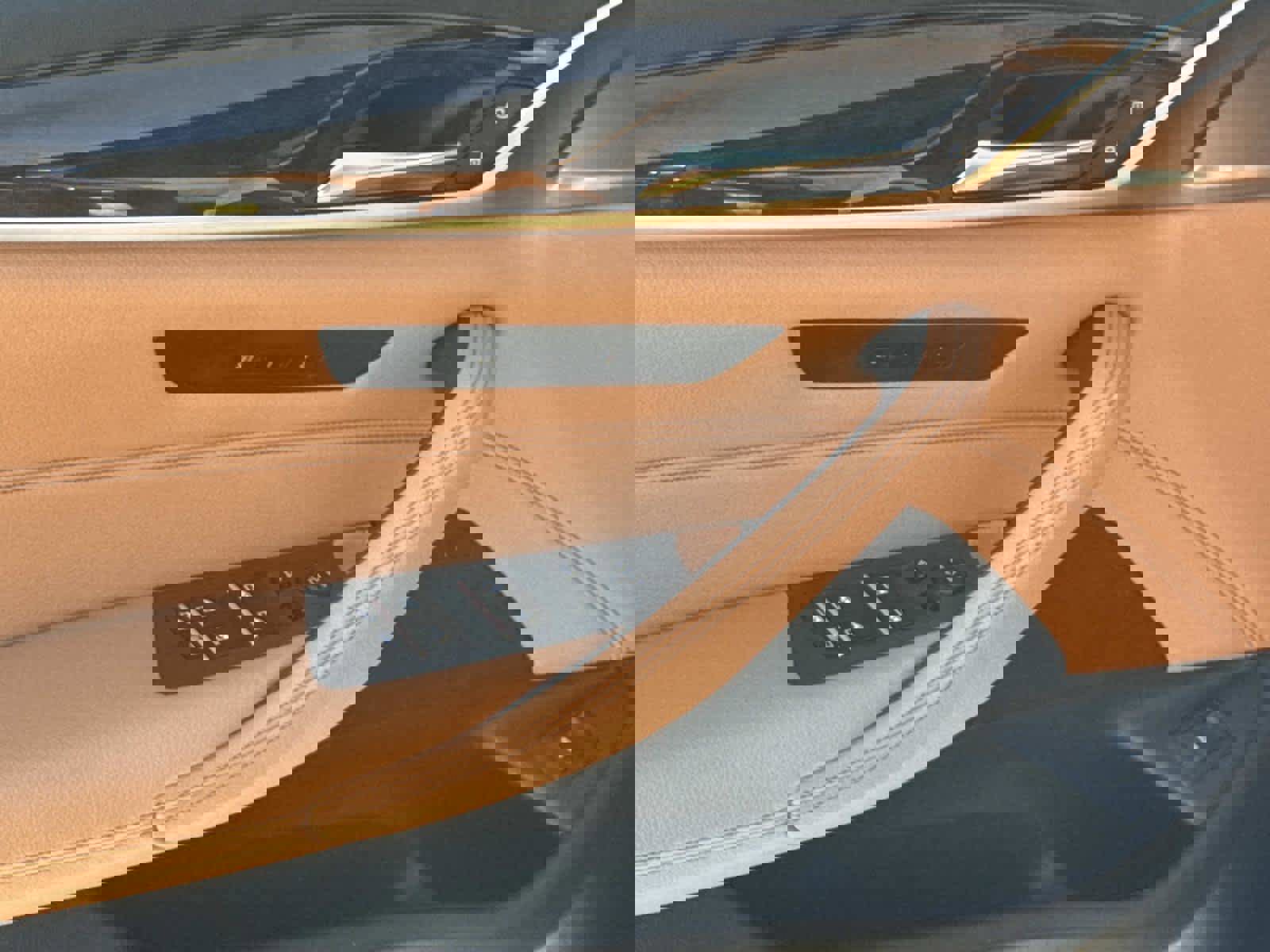 Used 2018 BMW 540i xDrive w/ M Sport Package image 27