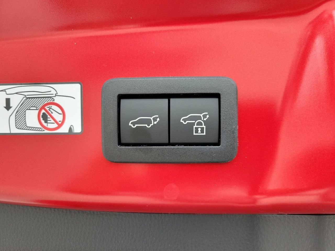 New 2026 Toyota Prius Plug-In Hybrid FWD image 9