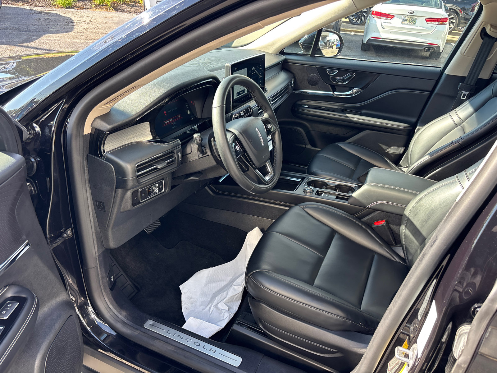 Certified 2023 Lincoln Corsair AWD image 23