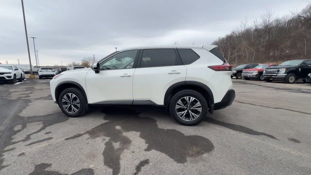 Used 2023 Nissan Rogue SV image 5