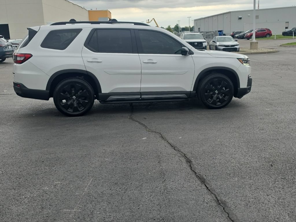 Certified 2026 Honda Pilot Black Edition image 10
