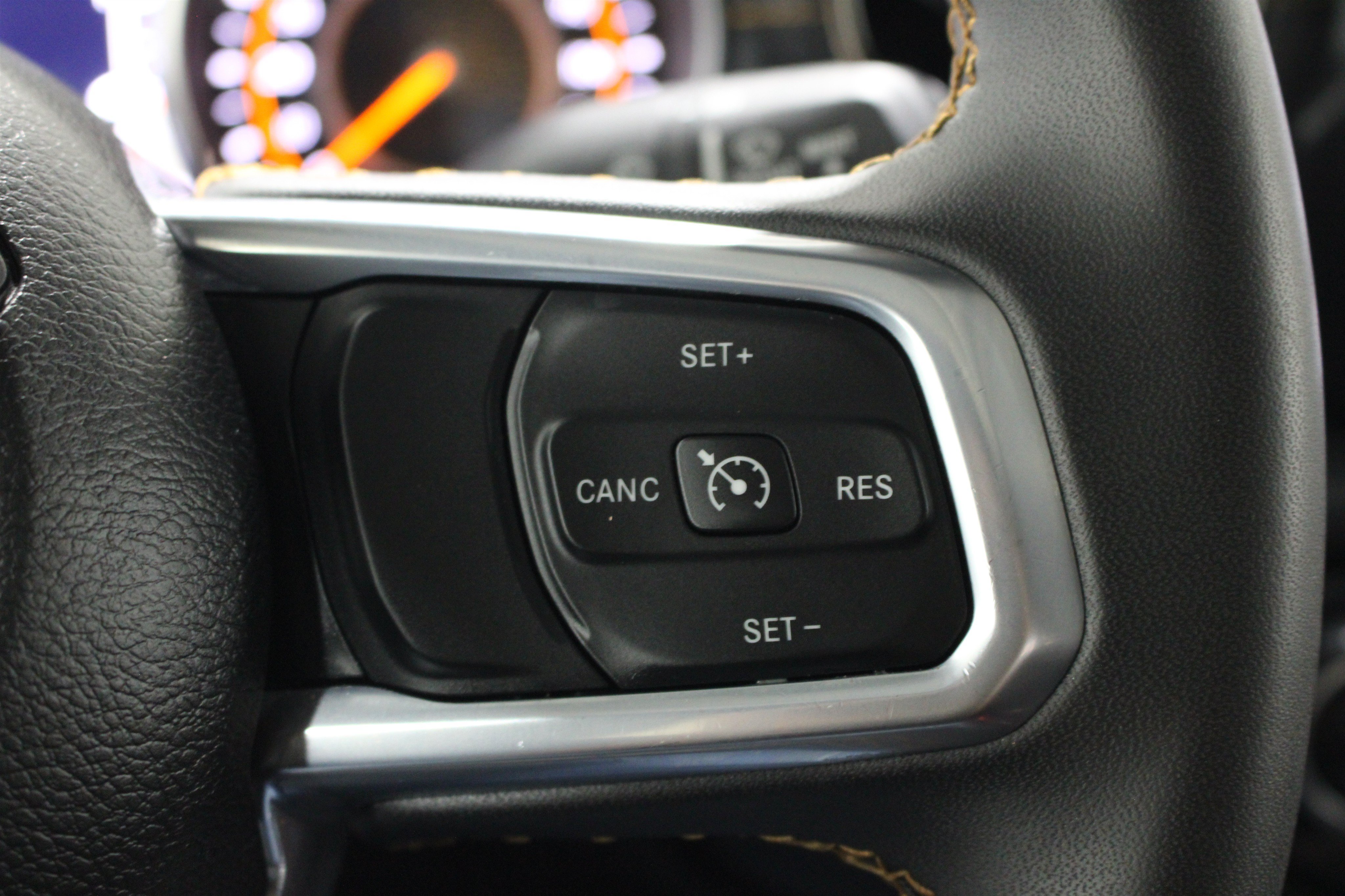 Used 2023 Jeep Gladiator Overland AWD/4WD image 15