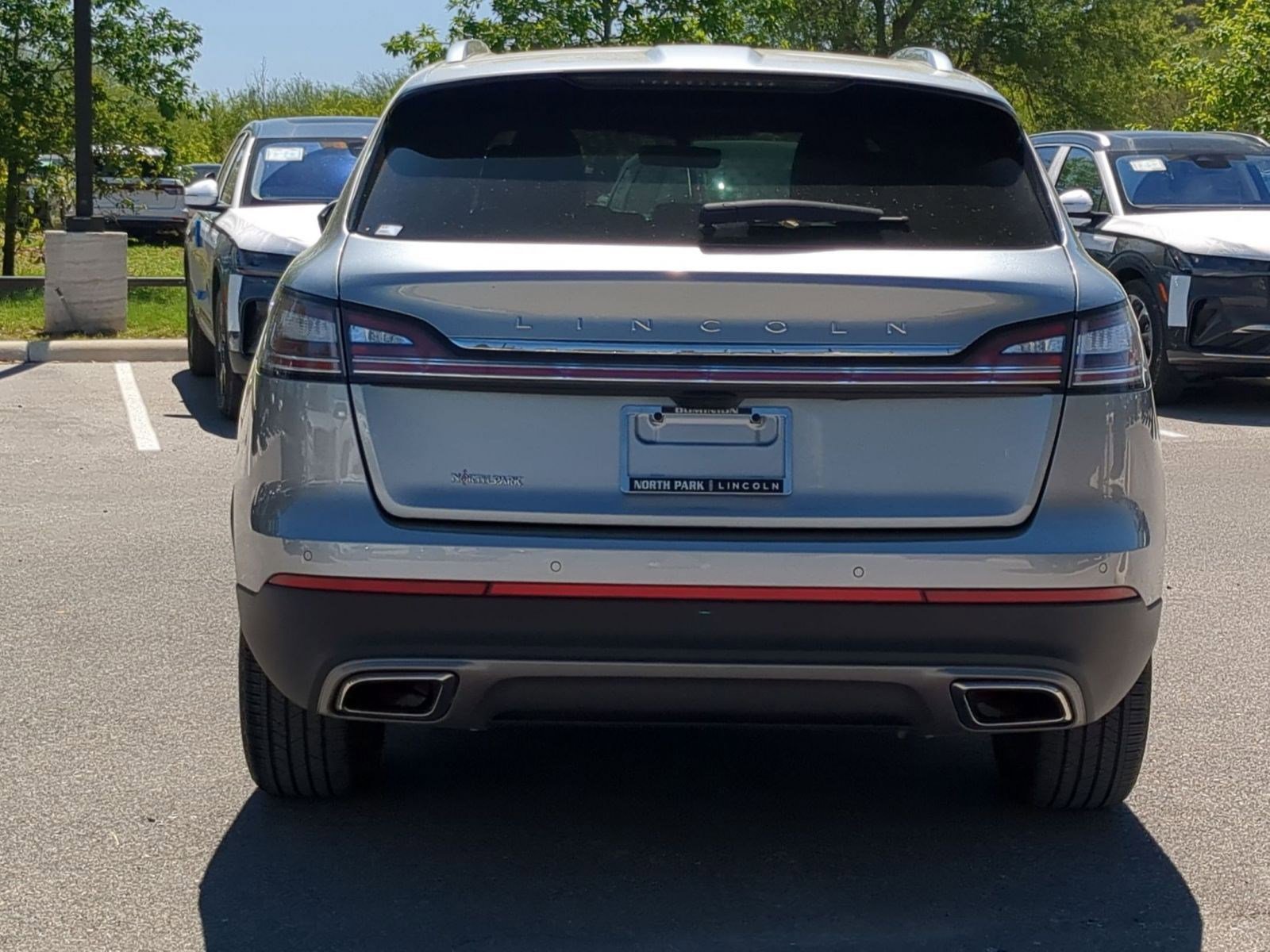 Used 2023 Lincoln Nautilus Reserve image 4