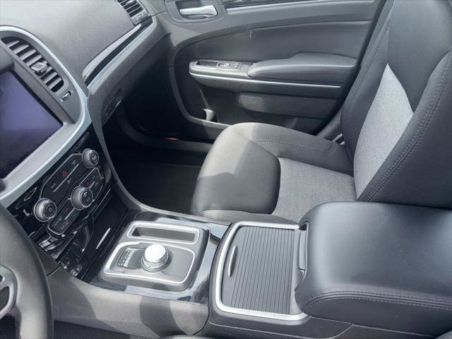 Certified 2023 Chrysler 300 Touring w/ Sport Appearance Package RWD image 9
