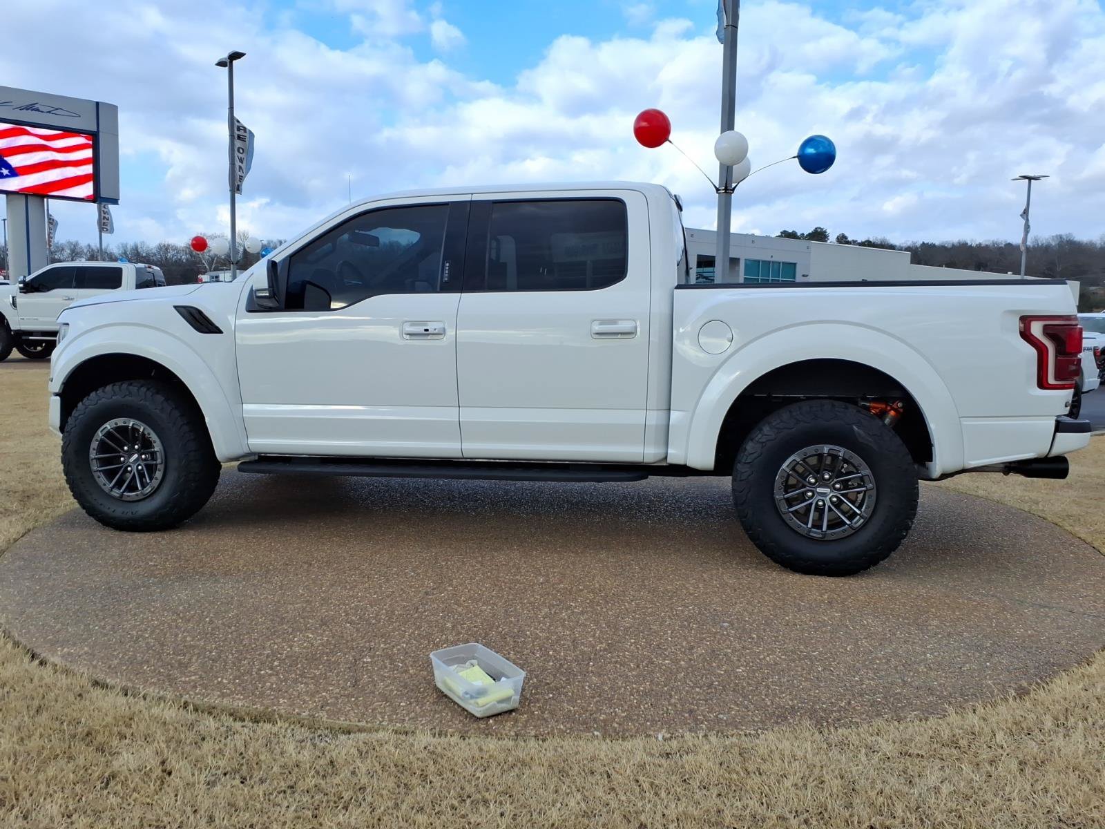 Used 2019 Ford F150 Raptor w/ Equipment Group 802A Luxury AWD/4WD image 32