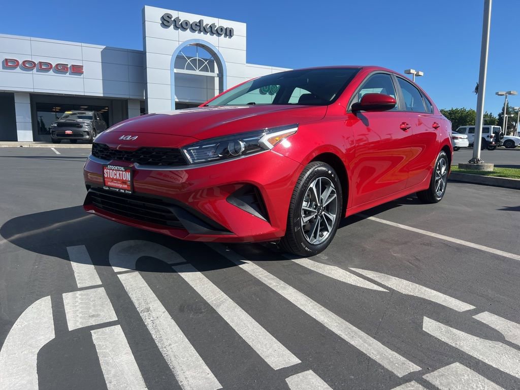 Used 2024 Kia Forte LXS image 3