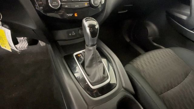 Used 2020 Nissan Rogue S FWD image 26