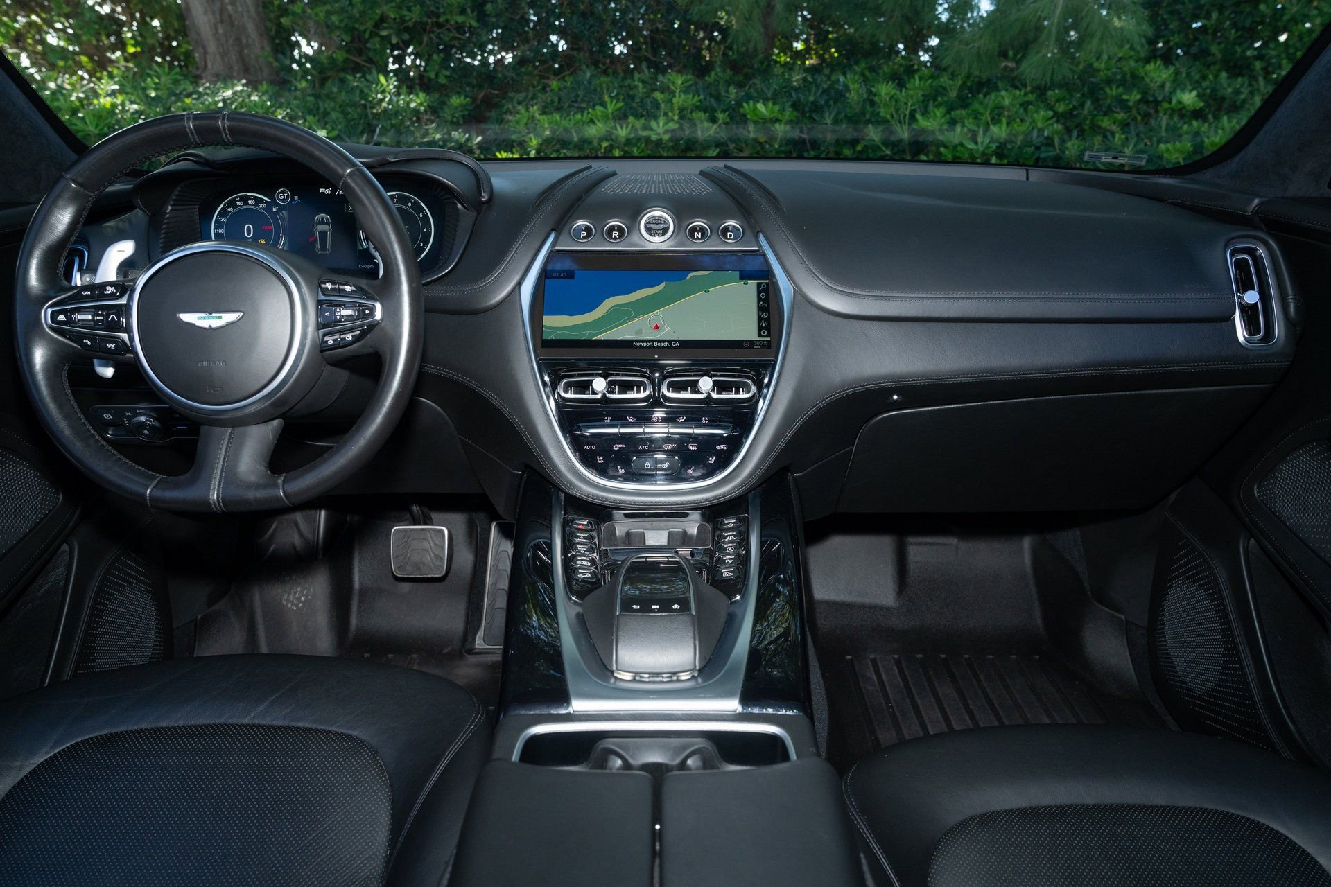 Used 2021 Aston Martin DBX image 19