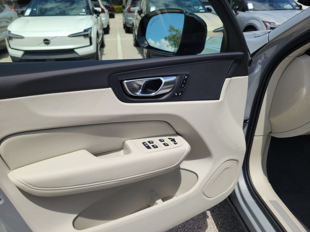 Used 2025 Volvo XC60 T8 Plus w/ Protection Package Premier AWD/4WD image 20