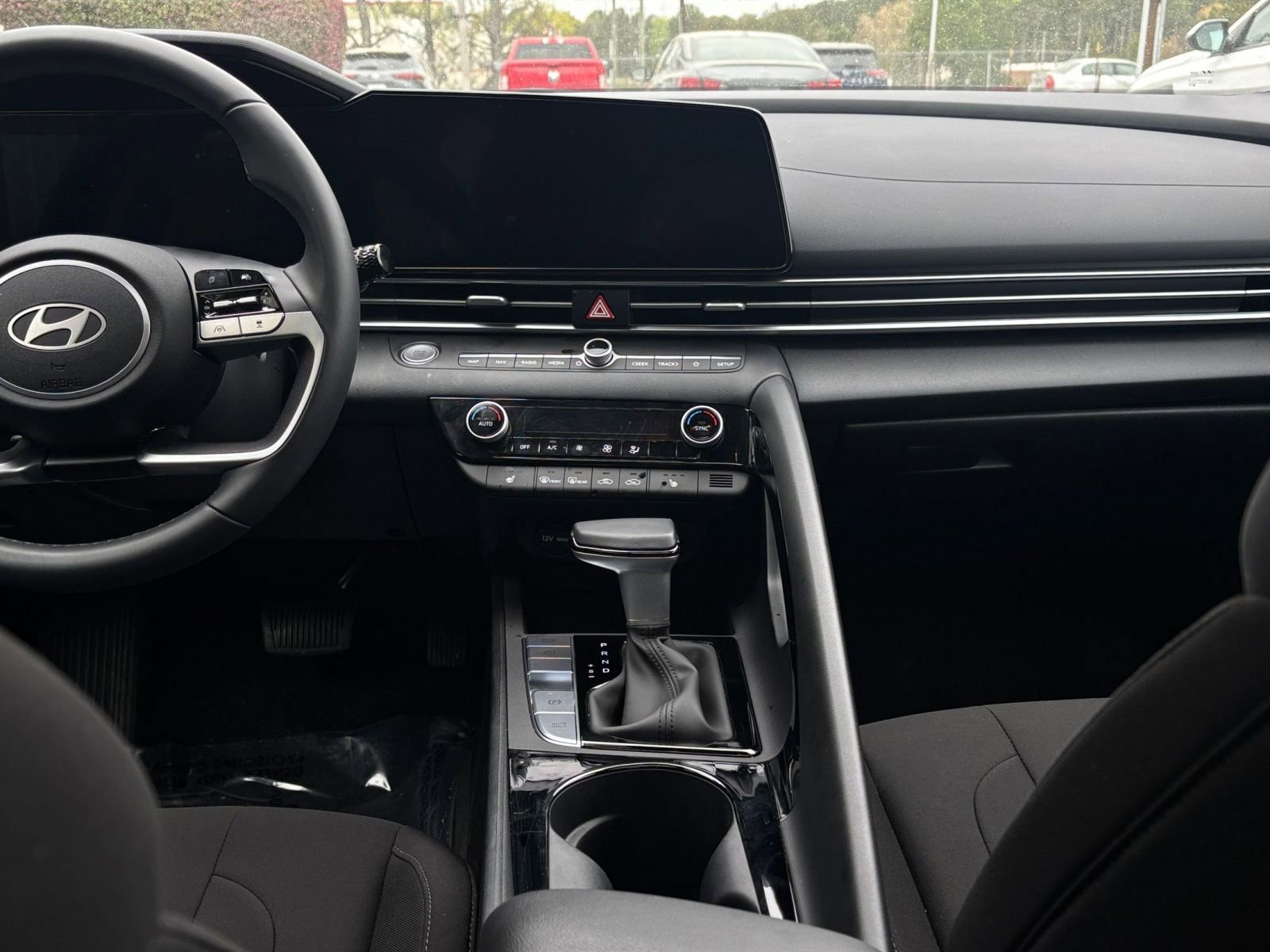 Used 2025 Hyundai Elantra SEL image 23