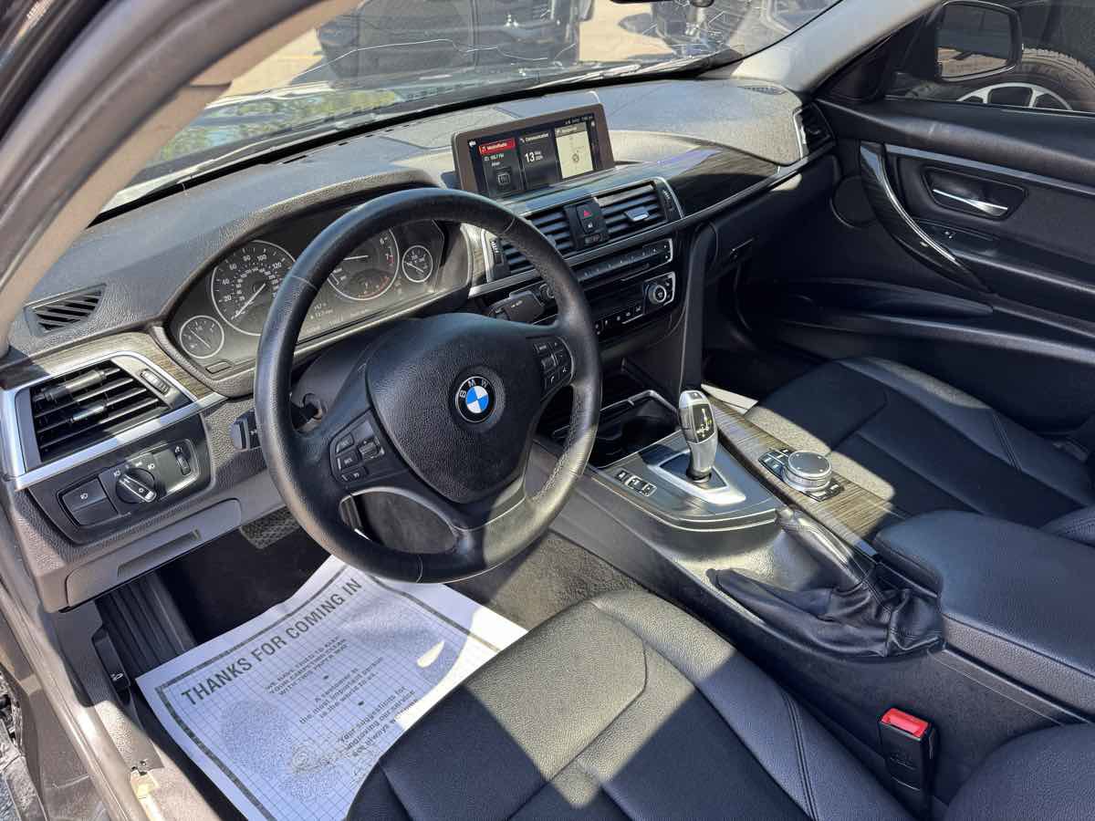 Used 2018 BMW 320i xDrive Sedan AWD/4WD image 11