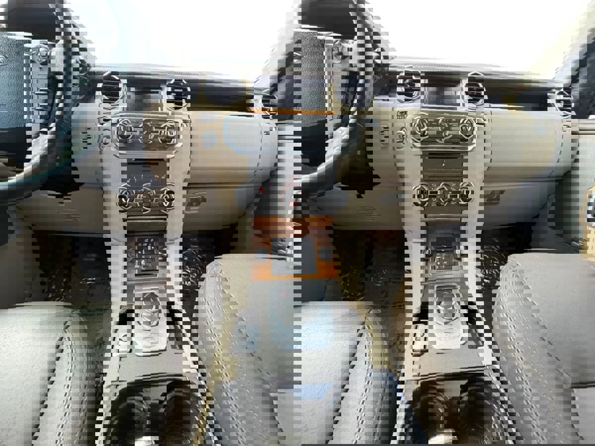 Used 2016 Land Rover LR4 HSE LUX image 12