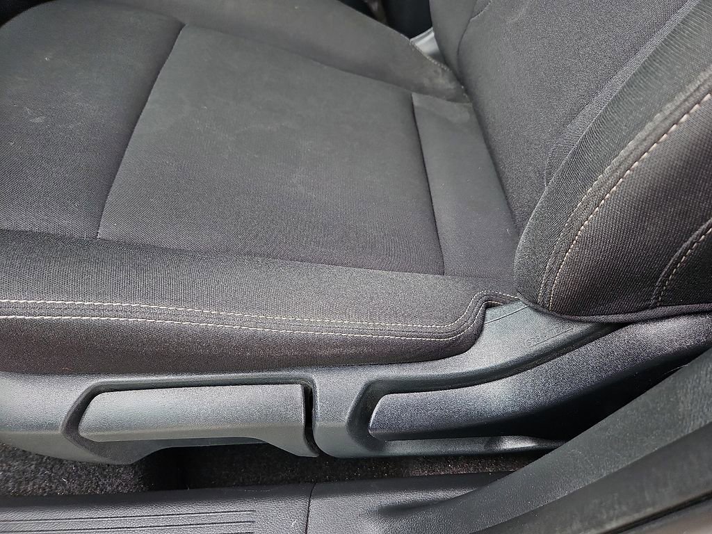 Used 2024 Nissan Rogue S image 21