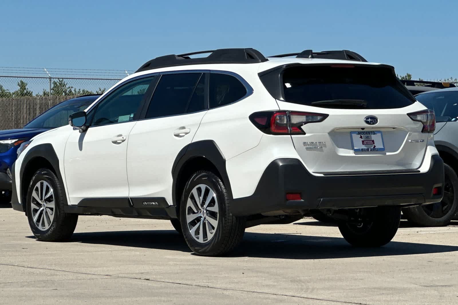 Certified 2025 Subaru Outback Premium AWD/4WD image 5