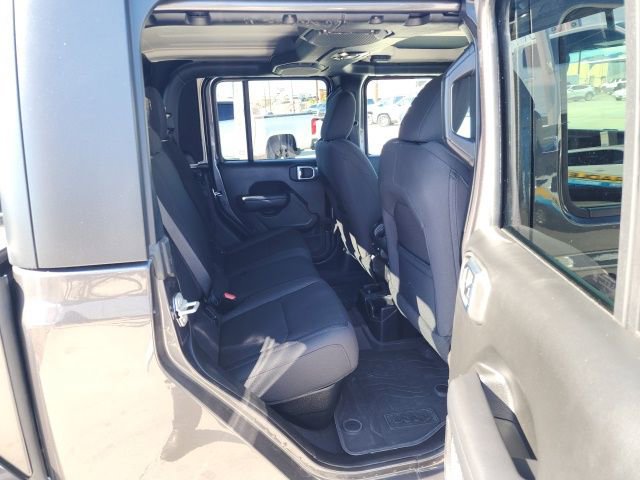 Used 2023 Jeep Gladiator Willys image 25