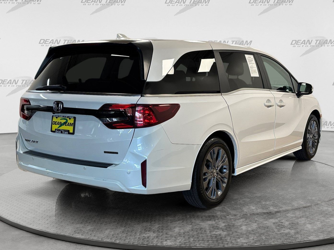 Used 2025 Honda Odyssey Touring image 4