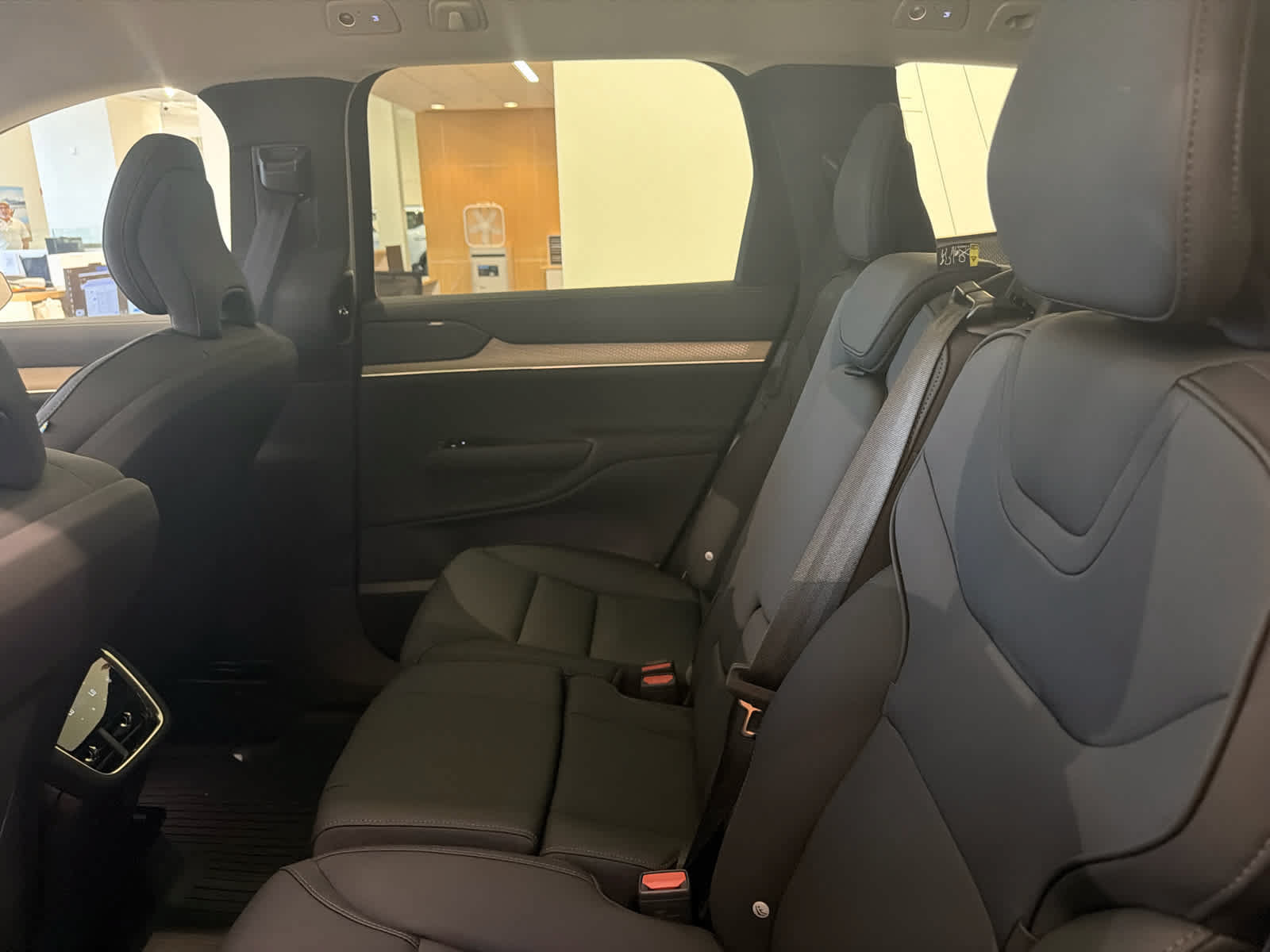Used 2026 Volvo EX90 Plus RWD image 10