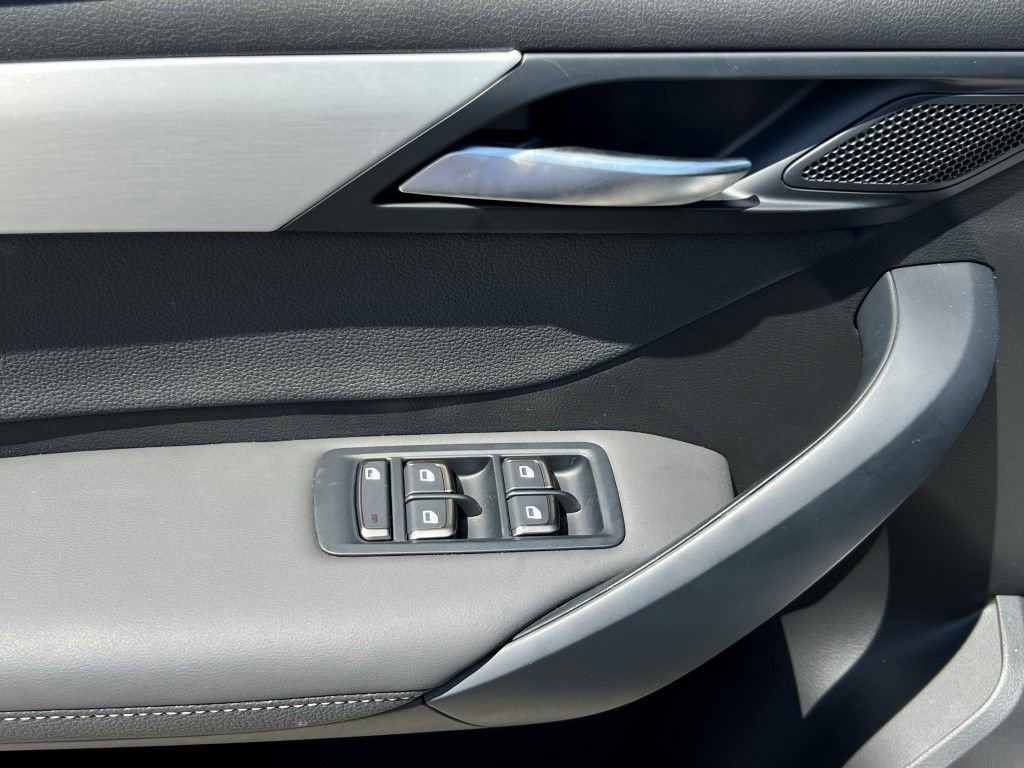 New 2025 VinFast VF 8 Plus image 27