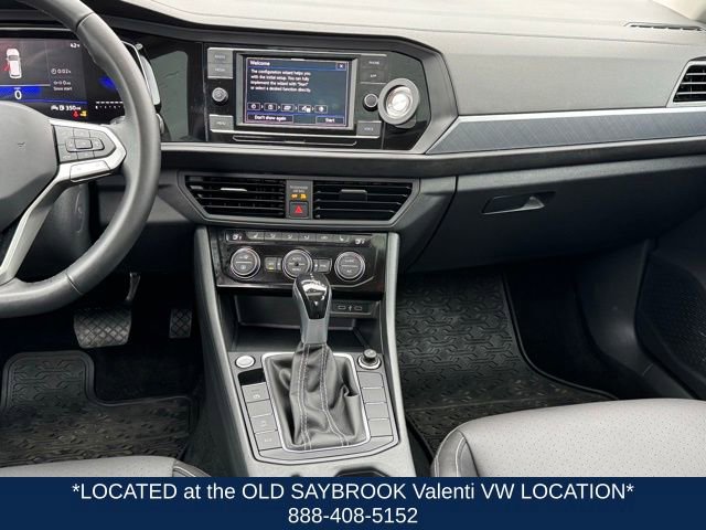 Certified 2023 Volkswagen Jetta SE w/ Panoramic Sunroof Package FWD image 15