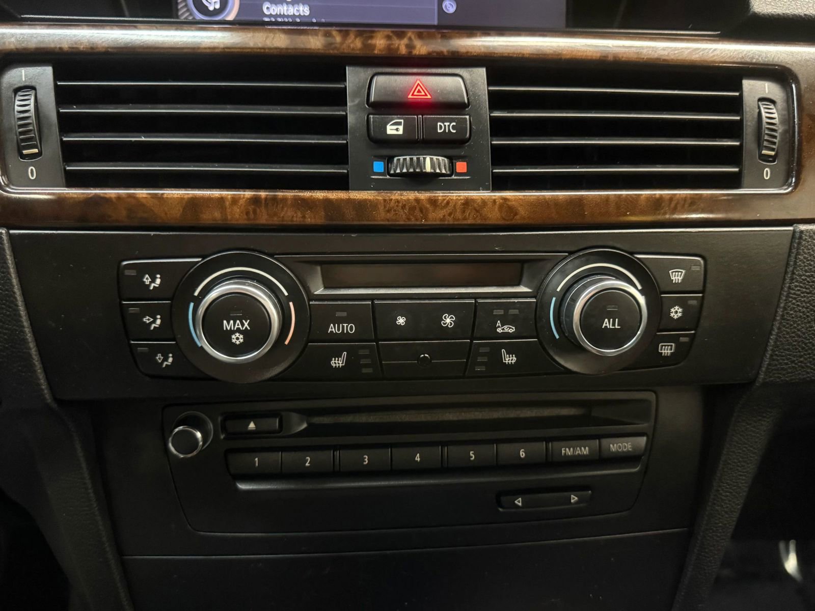 Used 2010 BMW 335i Convertible image 32