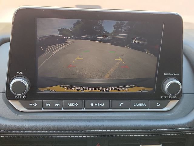 Used 2023 Nissan Rogue S image 14