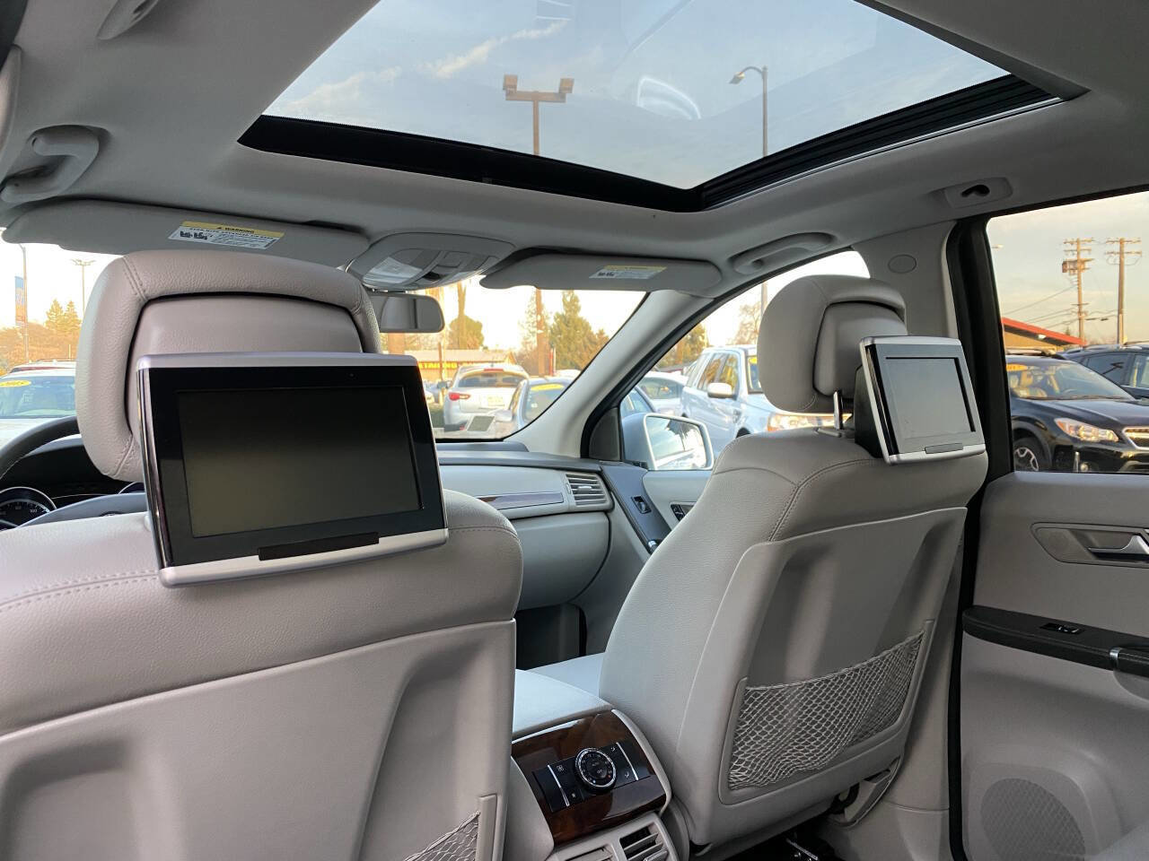 Used 2011 Mercedes-Benz R 350 4MATIC image 26