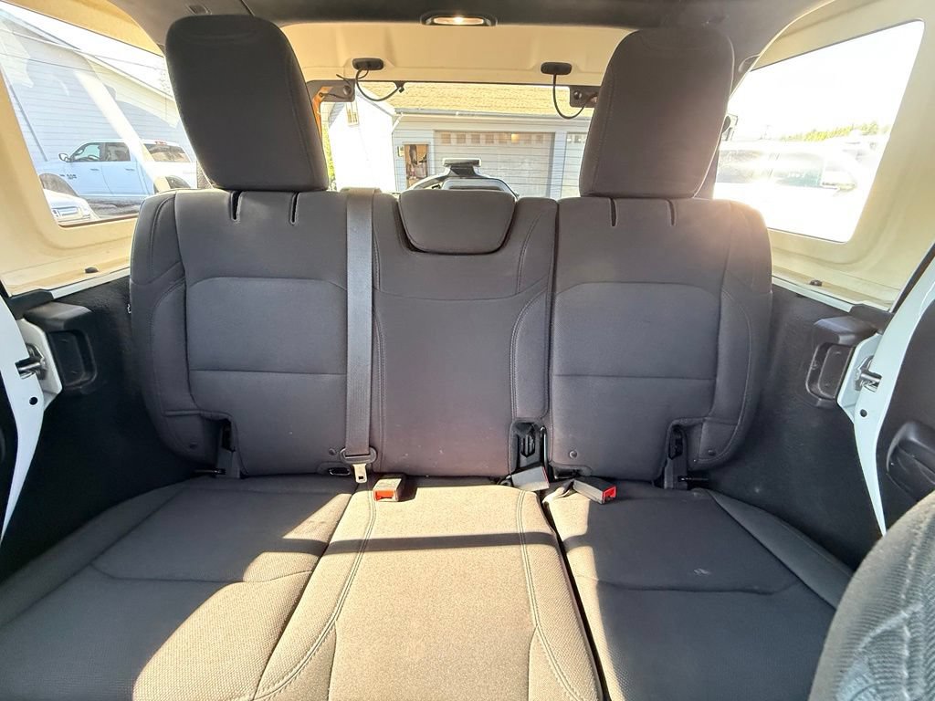 Used 2018 Jeep Wrangler Unlimited Sport AWD/4WD image 29