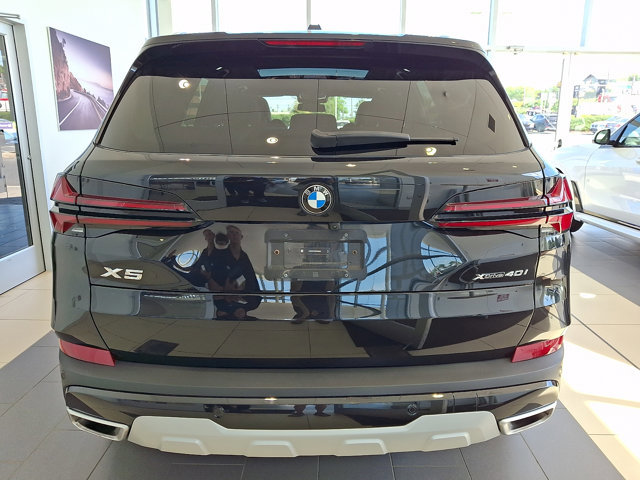 Used 2024 BMW X5 xDrive40i w/ Premium Package AWD/4WD image 5